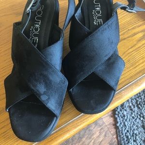 Black Wedges
